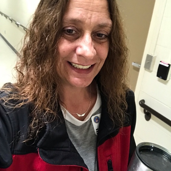 Meet your Posher, 💜 Sheila 💜 - Picture 2 of 8